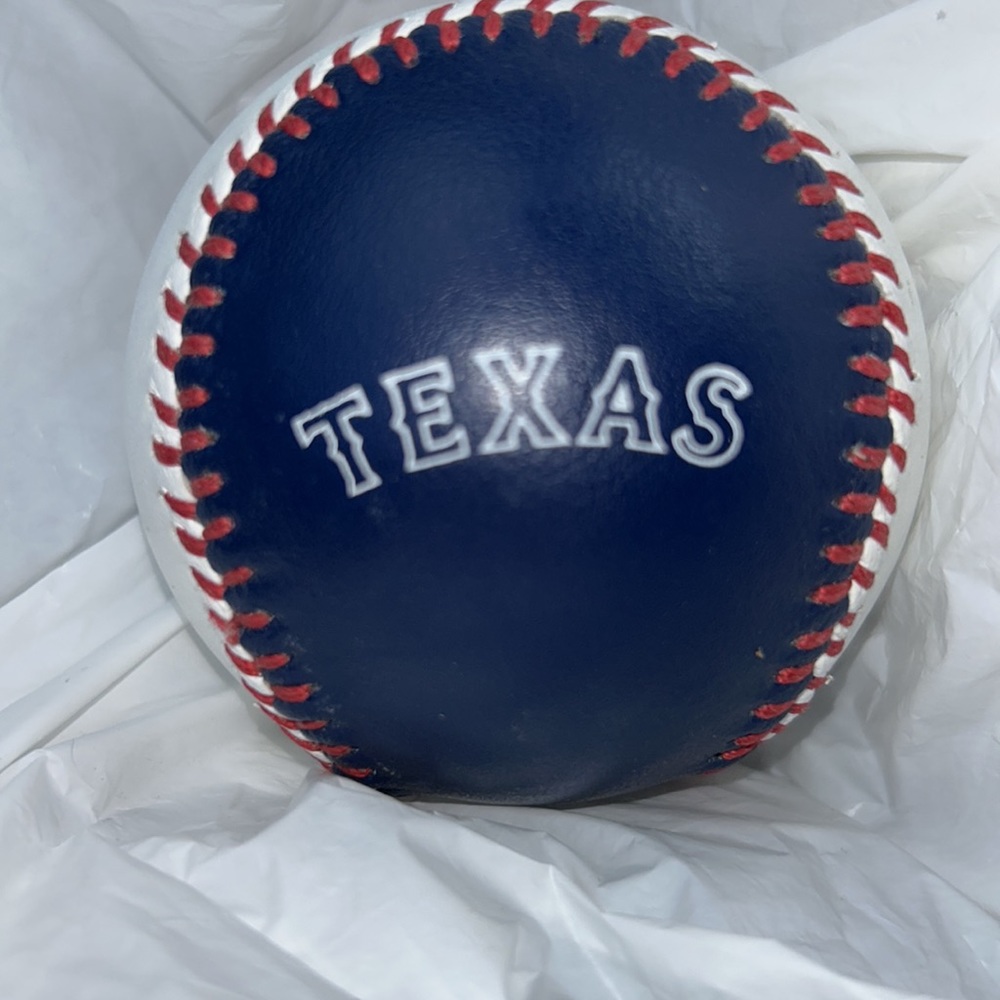 TEXAS RANGERS BASEBALL - Picture 2 of 6